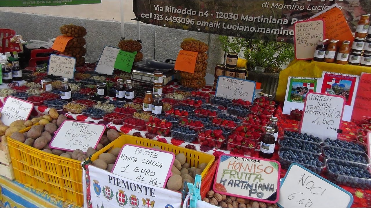 Mirtilliamo a Revello — stand del Distretto con eccellenze locali